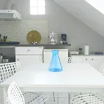 Elkaza Vila *